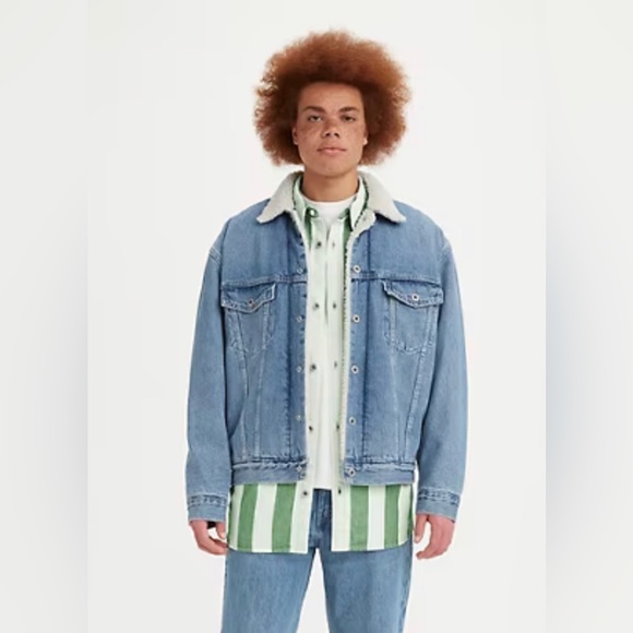 Levi's Other - GUC Levi’s Mens Sherpa Trucker Jacket in XL